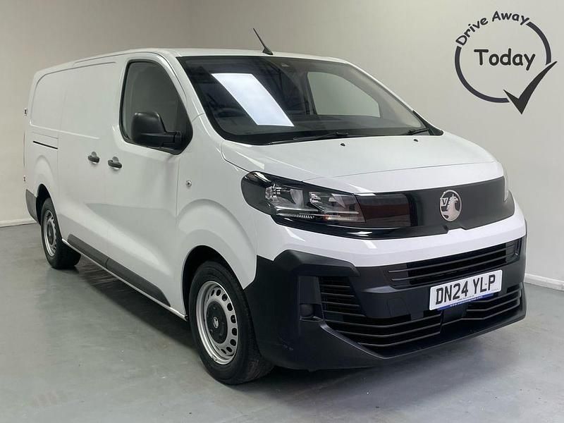White Used 2024 Vauxhall Vivaro Van | £17,250 (Fair price) - Image 1/4