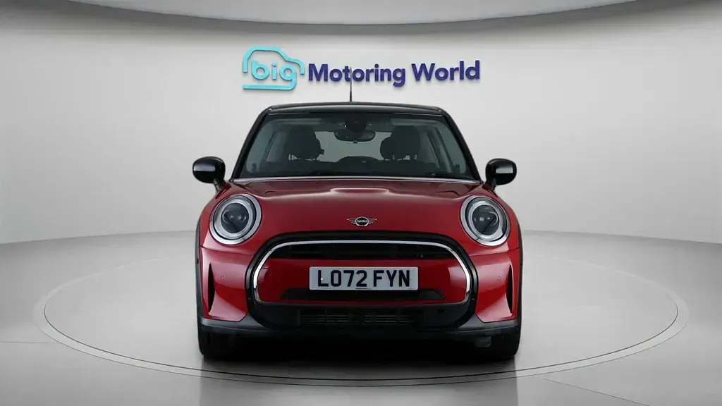 Usado Mini Cooper Classic 136 HP (100 kW) 2022 Vermelho Citadino