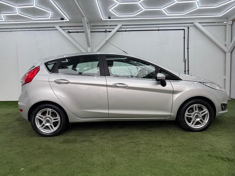 Used Ford Fiesta Zetec 2014 Silver Hatchback