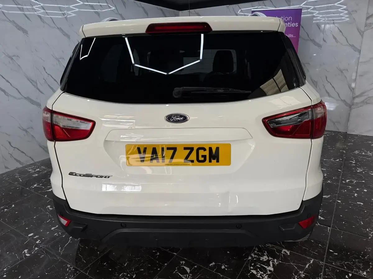 Used Ford T Titanium 125 HP (91 kW) 2017 White SUV