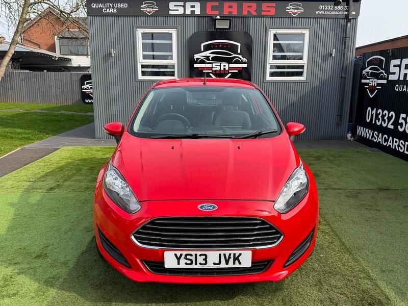 Used Ford Fiesta Style 82 HP (60 kW) 2013 Red Hatchback