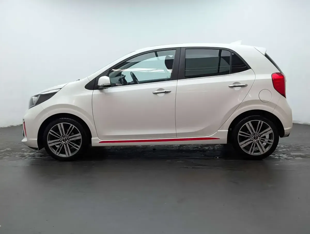 Used Kia Picanto GT-Line S 83 HP (61 kW) 2017 White Hatchback