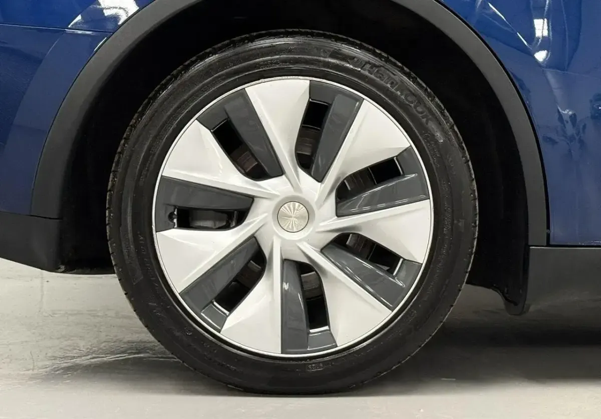Used Tesla Model Y Long Range AWD 378 kW (514 HP) 2022 Blue SUV
