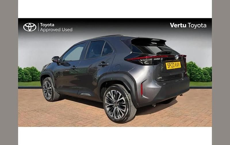 Used Toyota Yaris Cross 113 HP (83 kW) 2023 Grey SUV