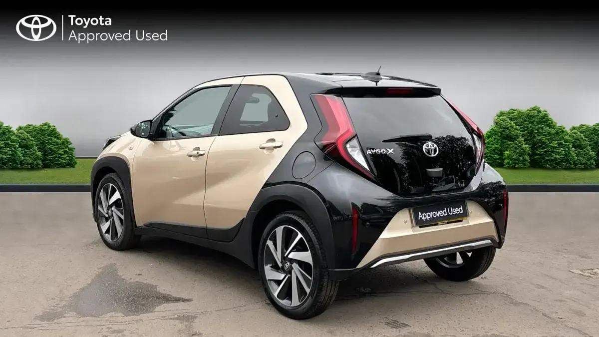 Used Toyota Aygo X 72 HP (52 kW) 2022 Ginger beige SUV