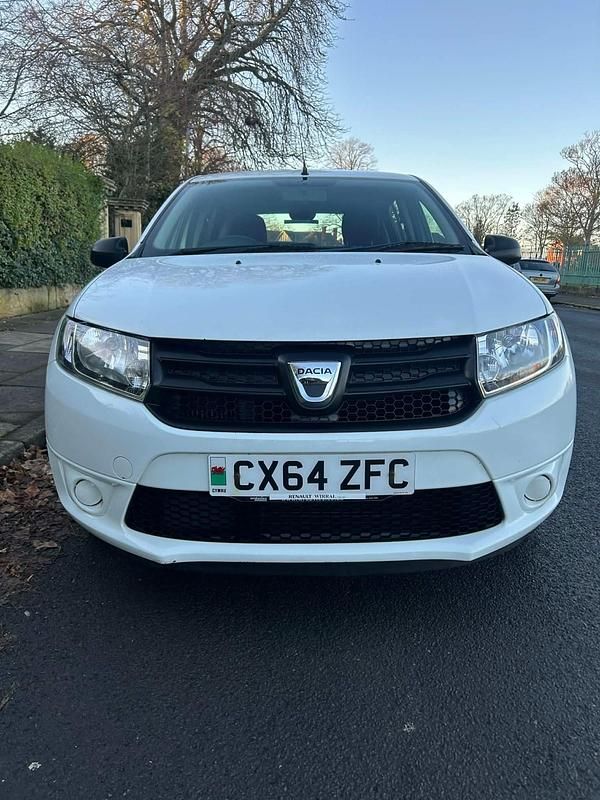 Used Dacia Sandero Ambiance 2014 White Hatchback