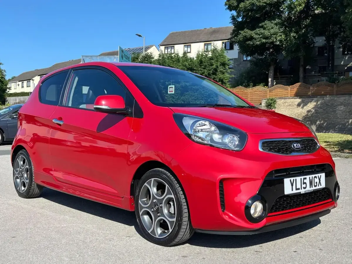 Used Kia Picanto 85 HP (62 kW) 2015 Red Hatchback