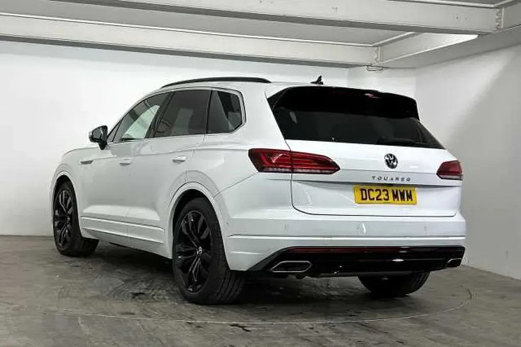 Used VW Touareg R-line 231 HP (169 kW) 2023 White SUV