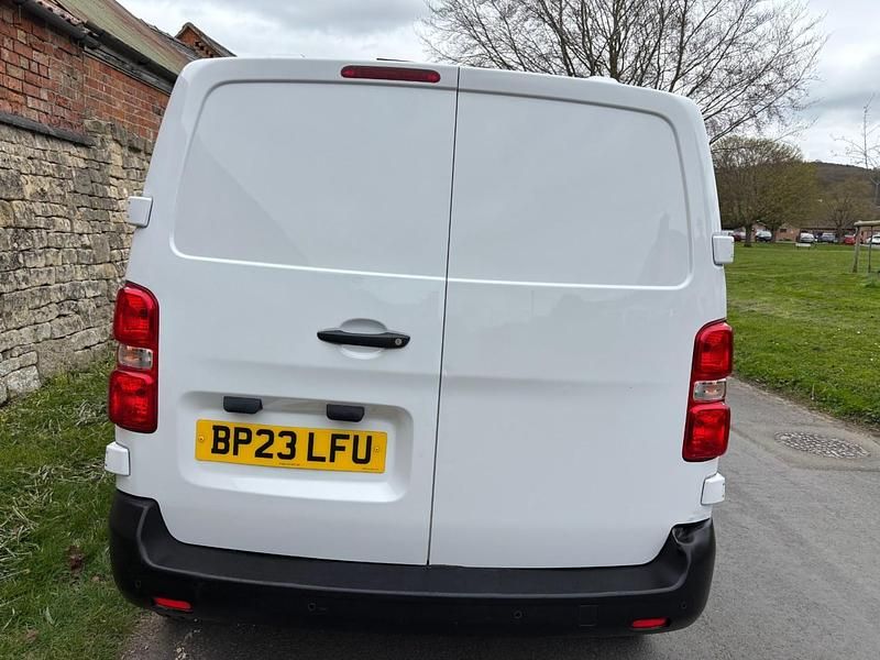 Gebraucht Peugeot Expert Premium 2023 Weiß Van