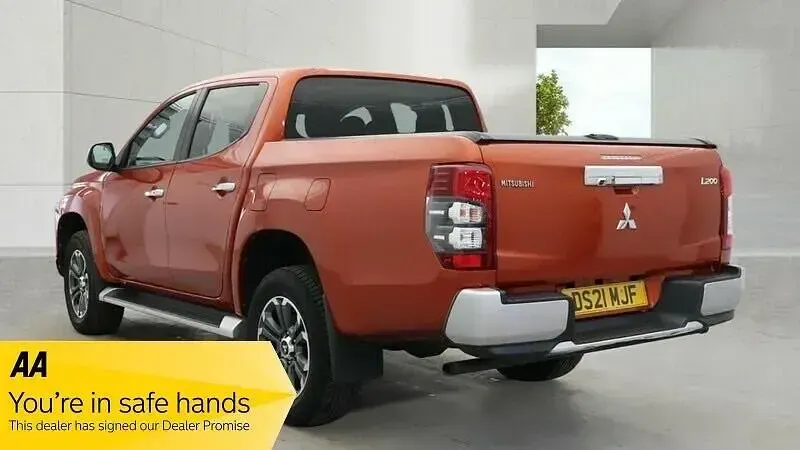 Used Mitsubishi L200 Warrior 150 HP (110 kW) 2021 Orange Pickup