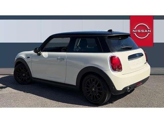 Used Mini Cooper Classic 136 HP (100 kW) 2018 White Hatchback