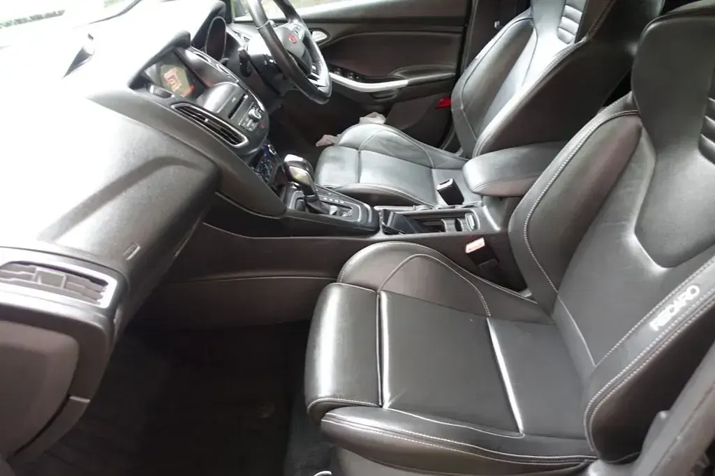 Used Ford Focus ST 185 HP (136 kW) 2017 Black Hatchback