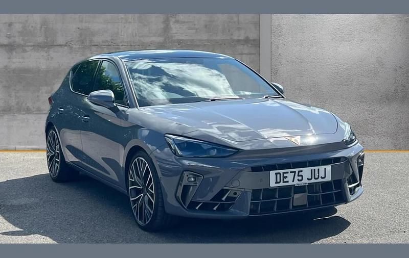Used Cupra Leon VZ2 300 HP (220 kW) 2025 Graphite grey Hatchback