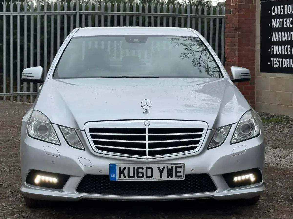 Begagnad Mercedes E250 2011 Silver Sedan