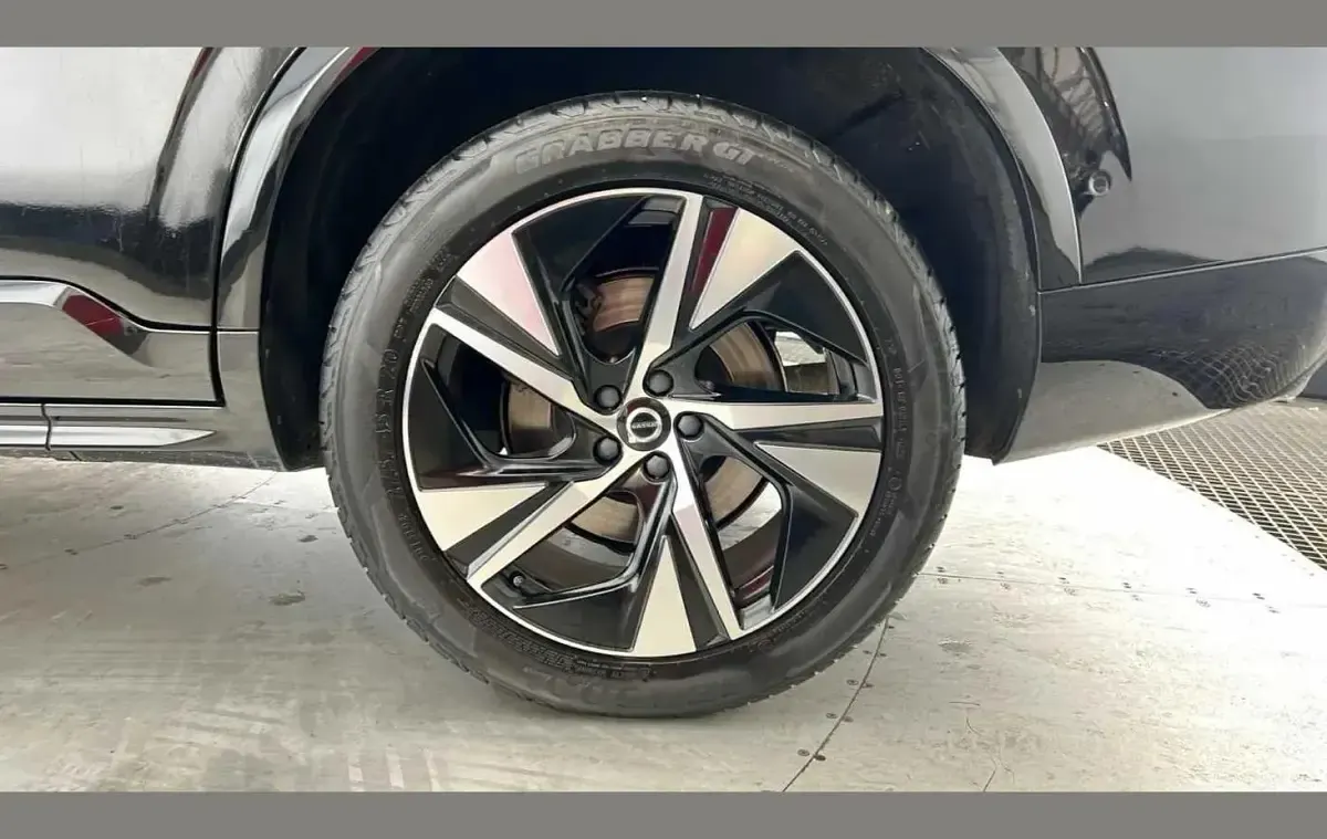 Begagnad Volvo XC90 Plus 232 HK (170 kW) 2022 Svart SUV