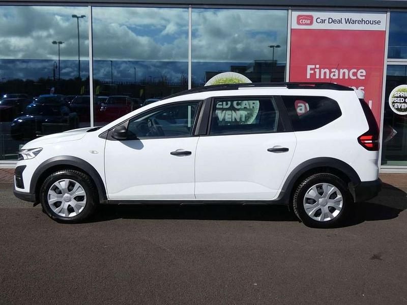 Used Dacia Jogger Essentiel 110 HP (80 kW) 2023 White MPV