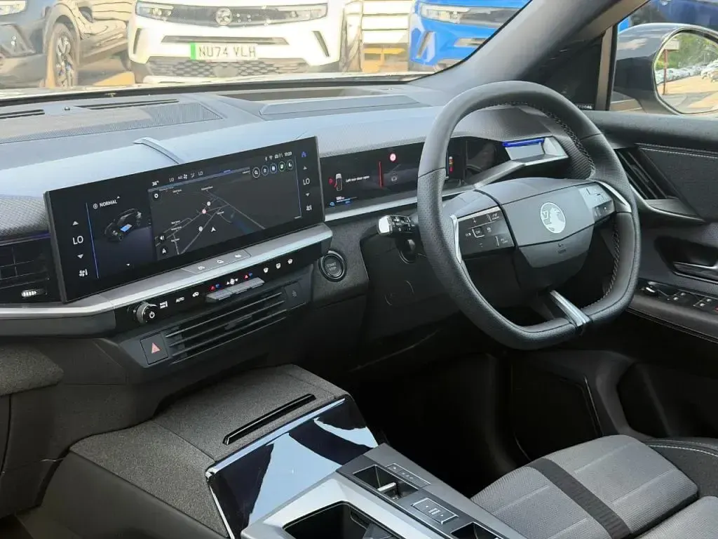 Used Vauxhall Grandland X Ultimate 213 HP (156 kW) 2025 Grey SUV