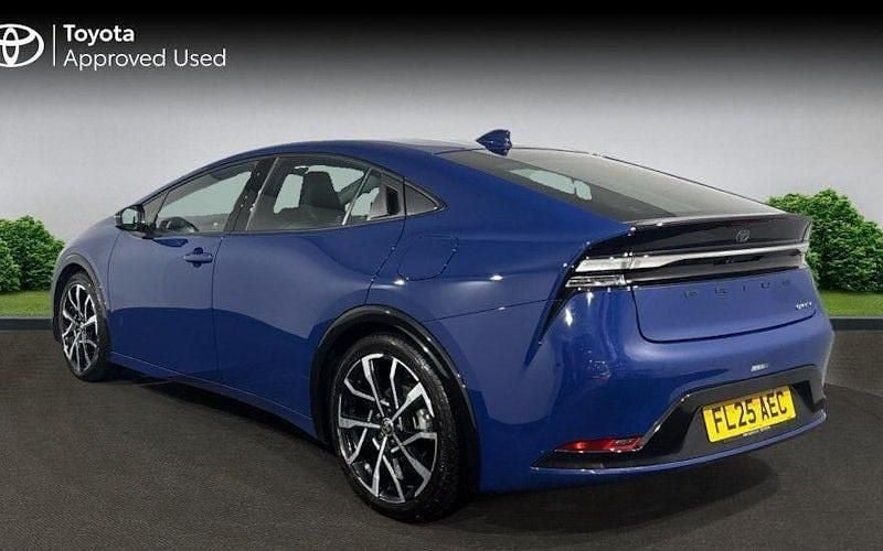 Used Toyota Prius 223 HP (164 kW) 2025 Blue Hatchback