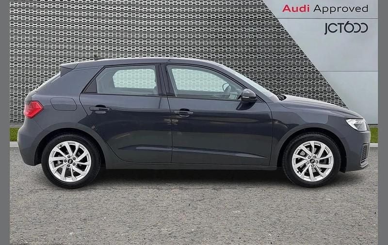 Begagnad Audi A1 Sport 108 HK (79 kW) 2024 Grå SUV