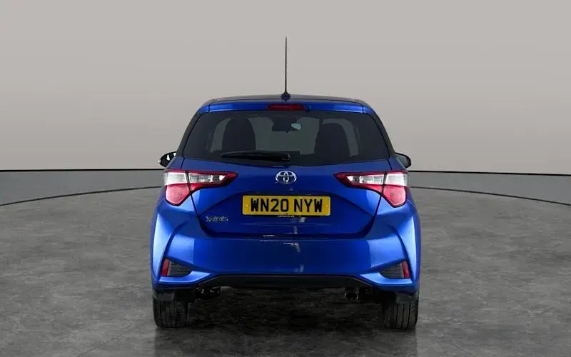 Used Toyota Yaris 111 HP (81 kW) 2019 Blue Hatchback