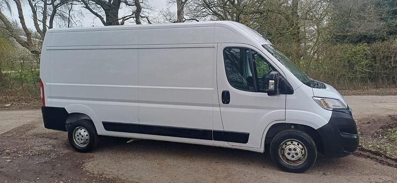 Used Peugeot Boxer 140 HP (102 kW) 2022 White Van