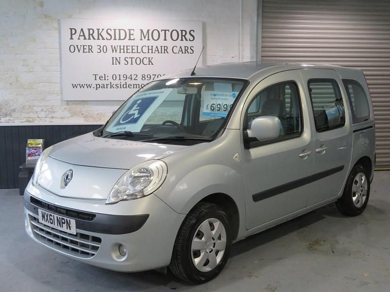 Gebraucht Renault Kangoo Expression 105 PS (77 kW) 2011 Grau Van / Kleinbus