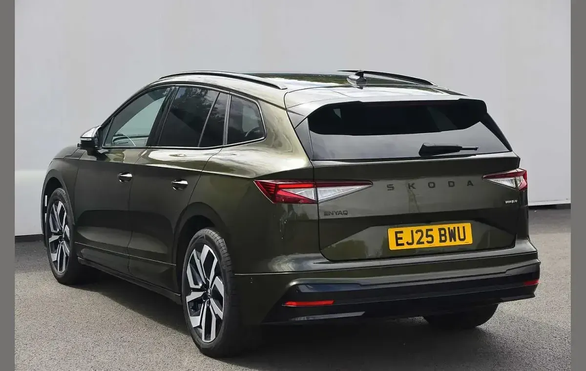 Used Skoda Enyaq iV SportLine 210 kW (286 HP) 2025 Olive green metallic SUV