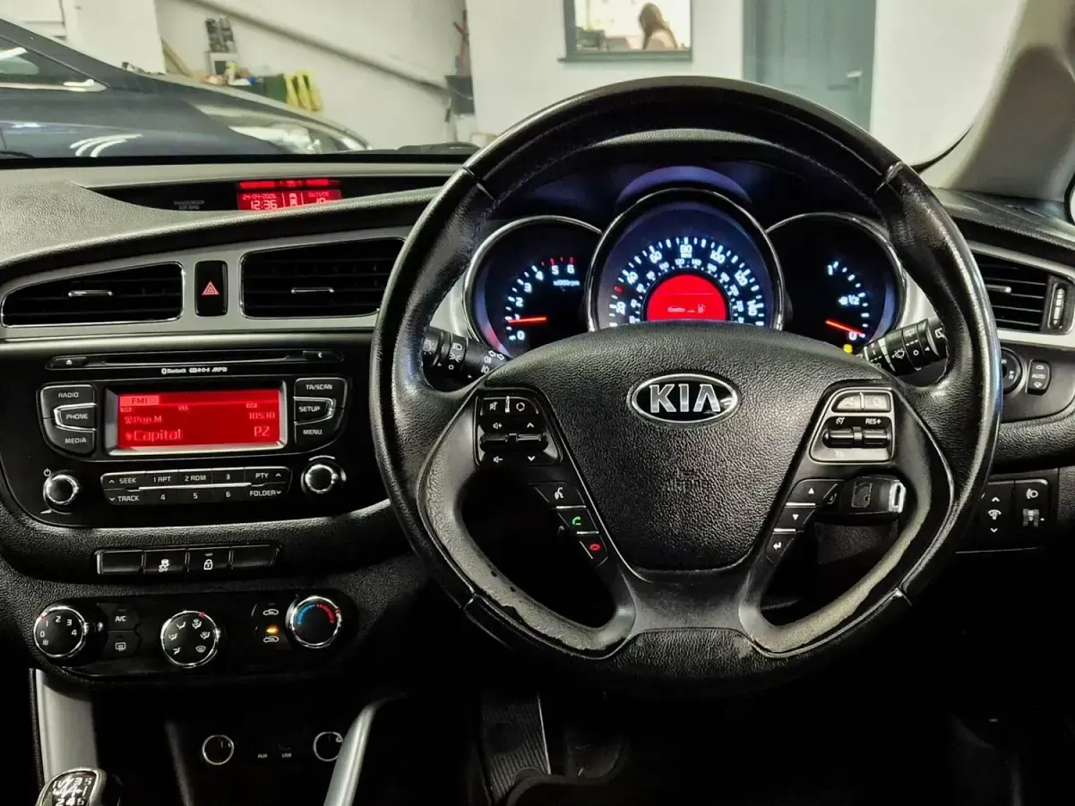 Używany Kia Ceed 2013 Srebrny Hatchback