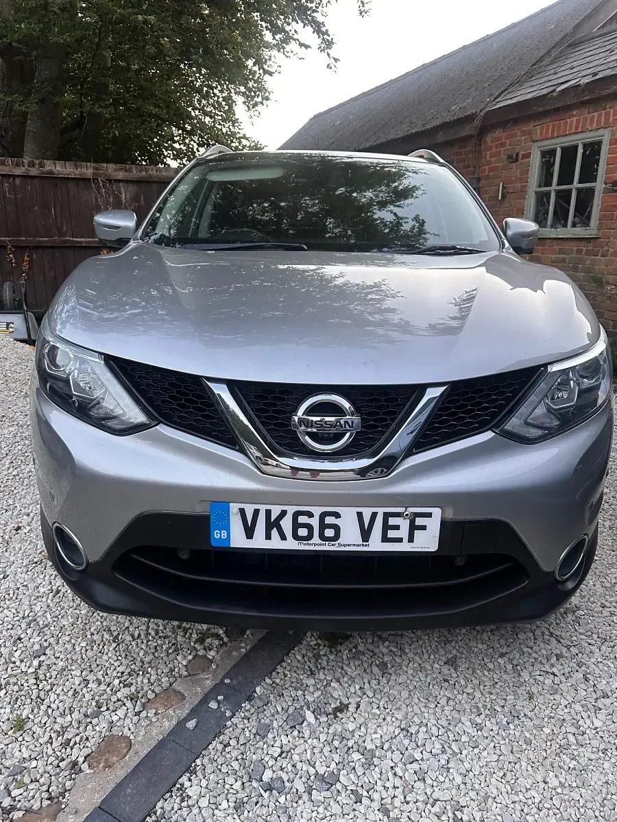 Used Nissan Qashqai Tekna 130 HP (95 kW) 2016 Silver SUV