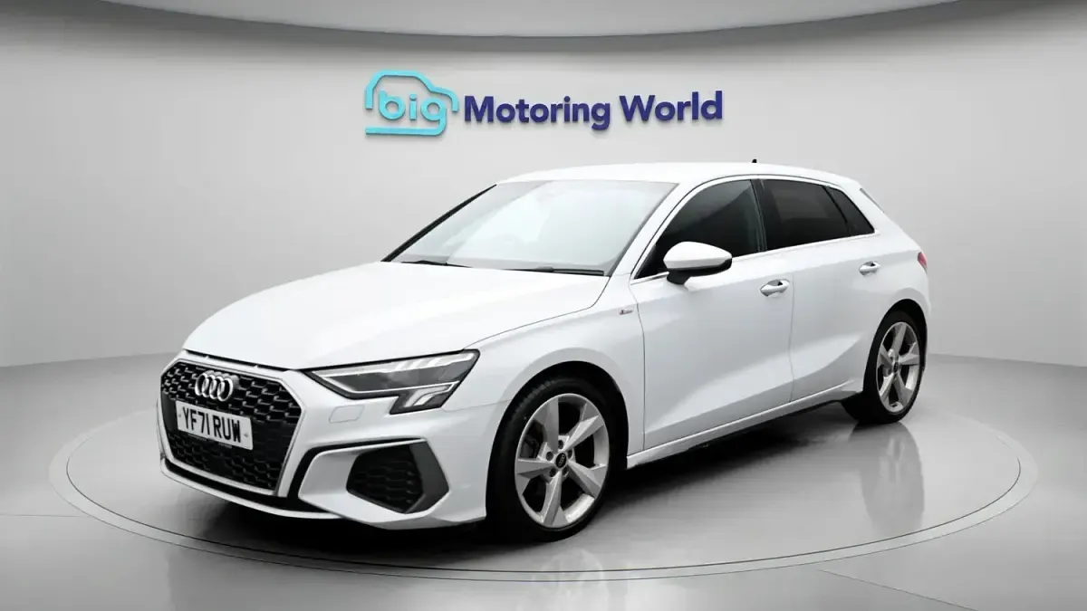 Begagnad Audi A3 Sportback S-Line 2022 Vit Halvkombi