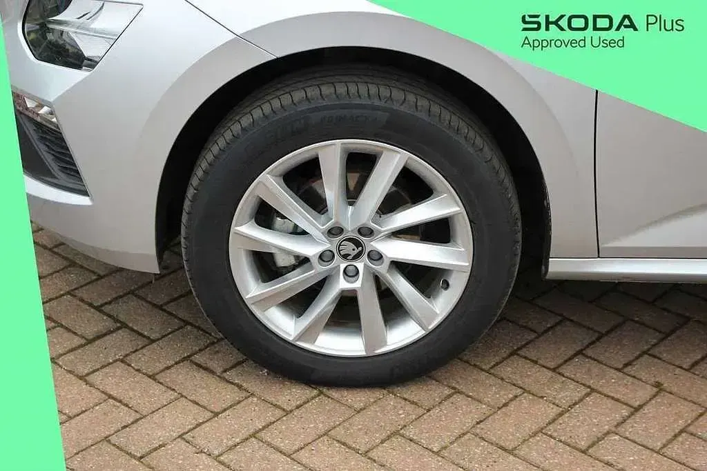 Used Skoda Kamiq SE 94 HP (69 kW) 2025 Brilliant silver metallic SUV