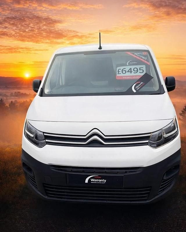 Used Citroën Berlingo 75 HP (55 kW) 2021 White MPV