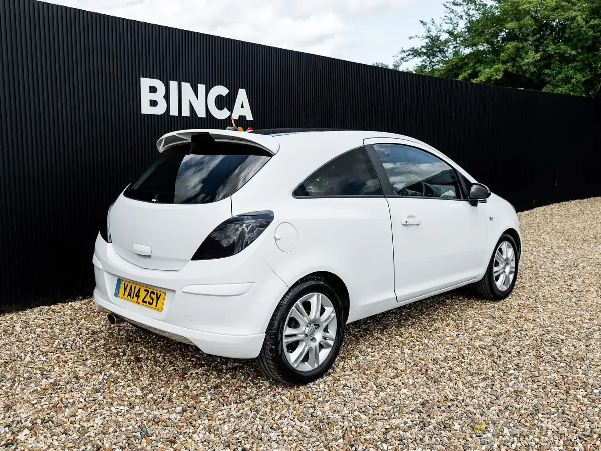 Used Vauxhall Corsa Edition 2014 White Hatchback