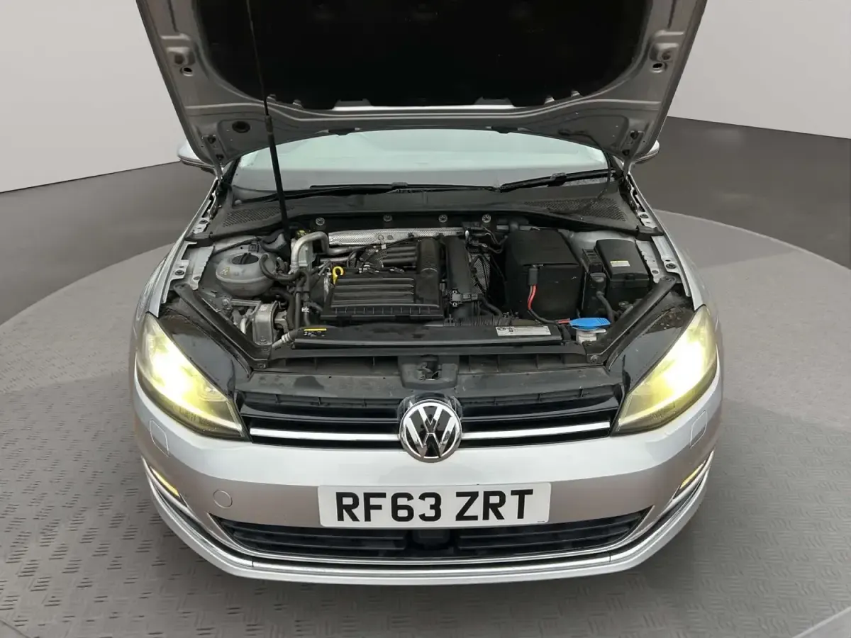 Używany VW Golf VII 2014 Srebrny Hatchback