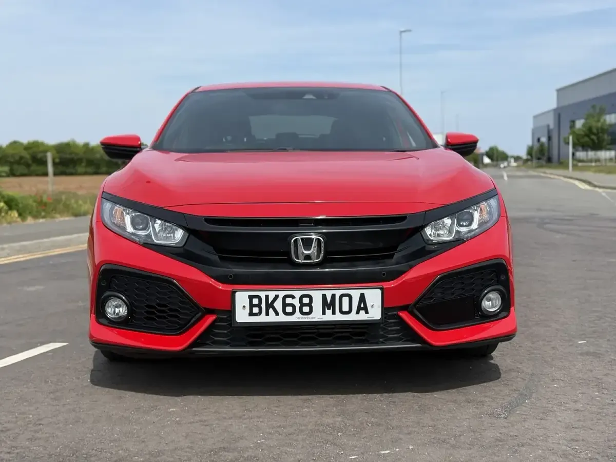 Used Honda Civic SR 2018 Red Hatchback
