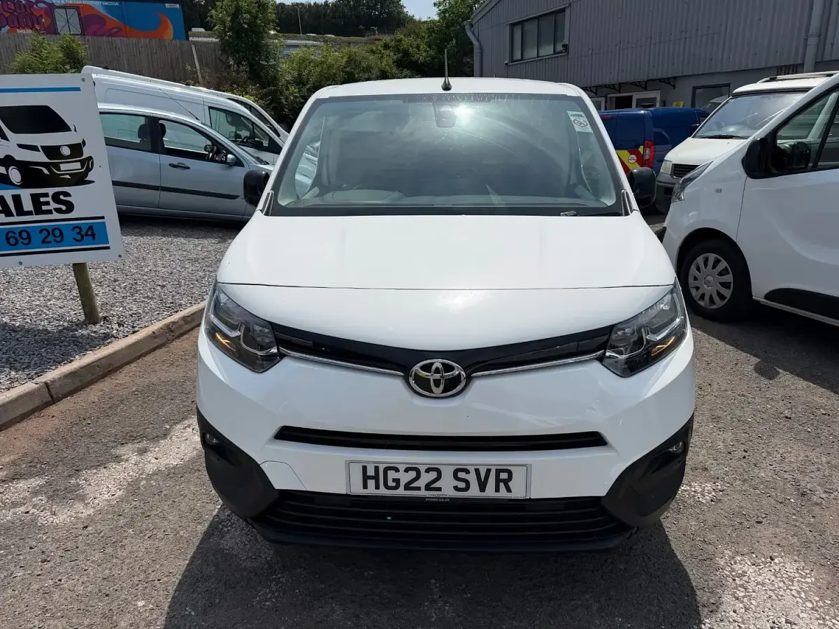 Used Toyota Proace 120 HP (88 kW) 2022 White MPV