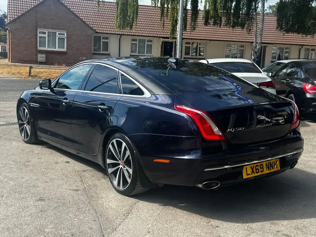 Used Jaguar XJ S 301 HP (221 kW) 2019 Blue Sedan