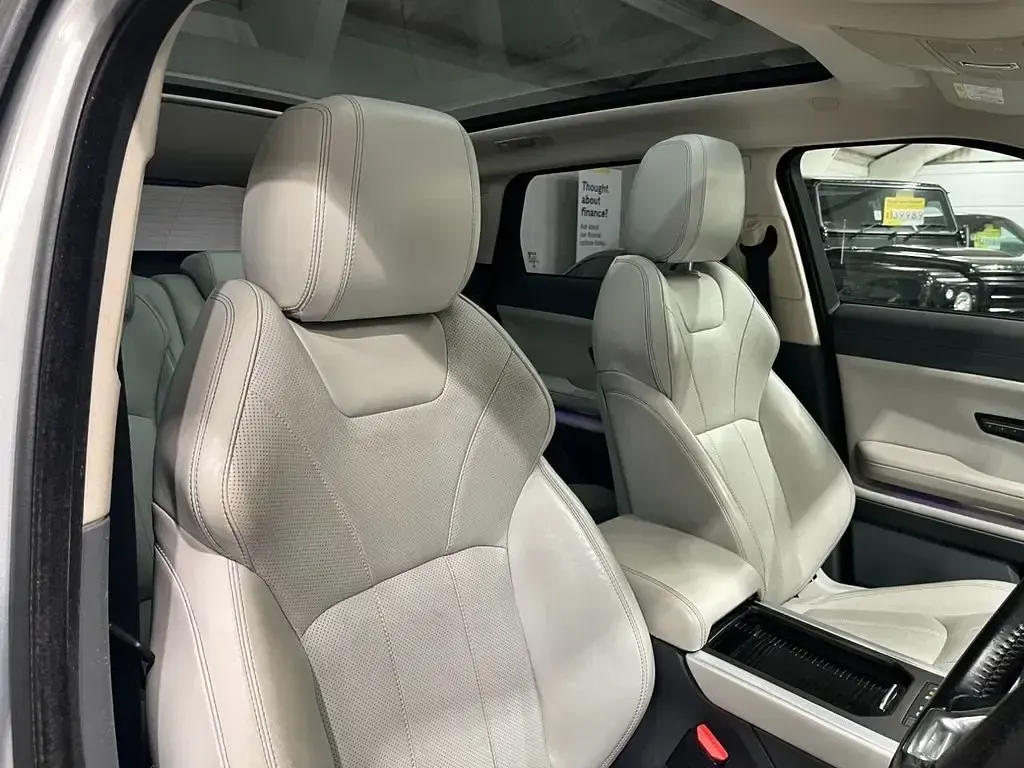 Używany Land Rover Range Rover evoque HSE Dynamic 180 KM (132 kW) 2015 Srebrny Kombi
