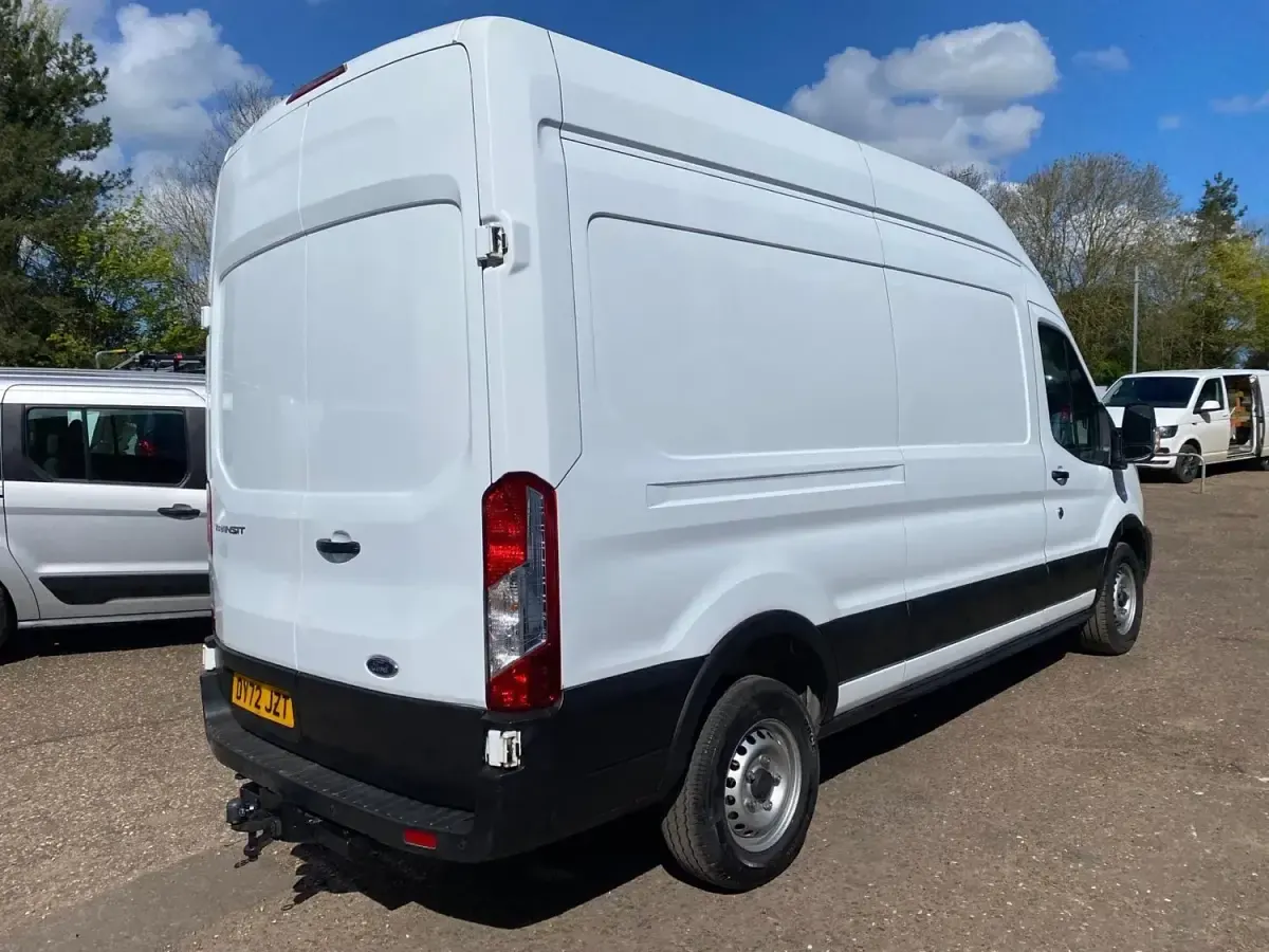 Usado Ford Transit 130 HP (95 kW) 2022 Branco Van