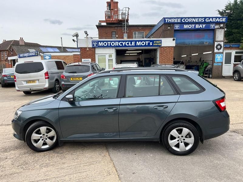 Used Skoda Fabia SE 90 HP (66 kW) 2015 Grey Estate