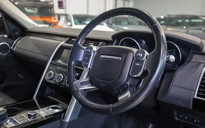 Used Land Rover Discovery 5 HSE 241 HP (177 kW) 2020 SUV