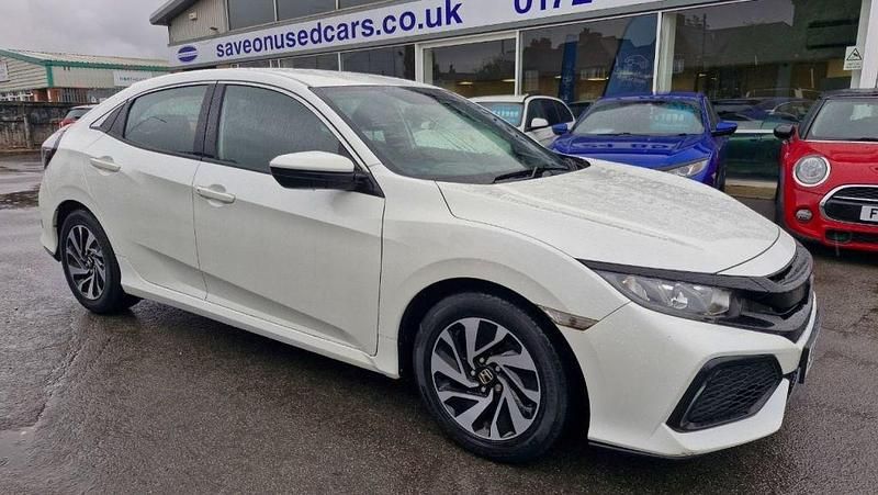 White Used 2018 Honda Civic SE Hatchback | £8,490 (Good price) - Image 1/4