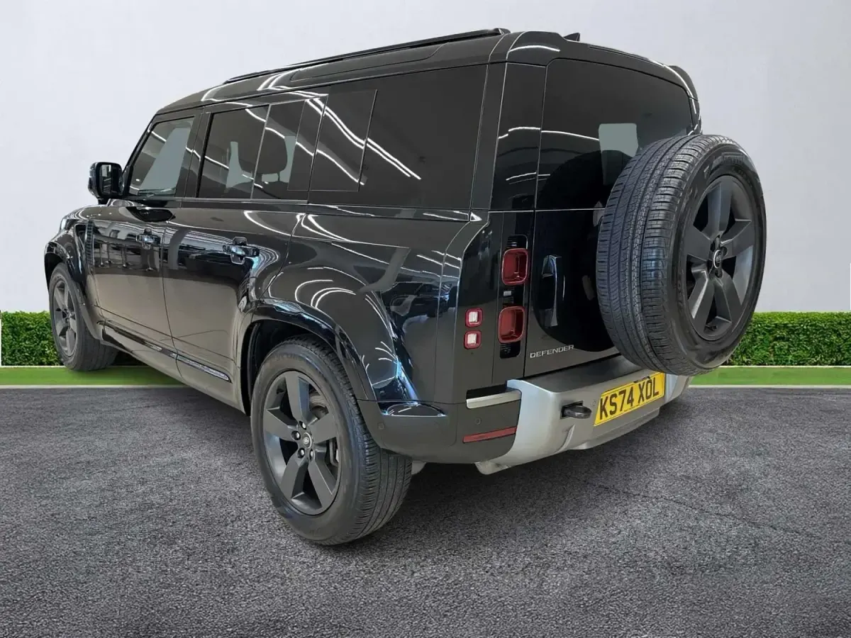 Usado Land Rover Defender HSE Dynamic 2024 Preto SUV