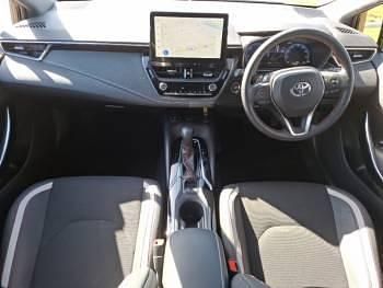 Used Toyota Corolla Sport 196 HP (144 kW) 2023 White Hatchback