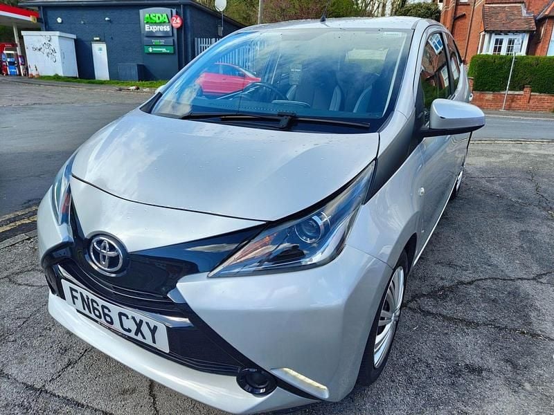 Used Toyota Aygo X-play 69 HP (50 kW) 2016 Silver Hatchback
