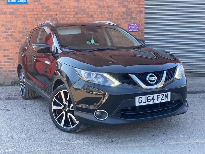 Black Used 2014 Nissan Qashqai Tekna SUV | £4,650 (Expensive) - Image 1/3