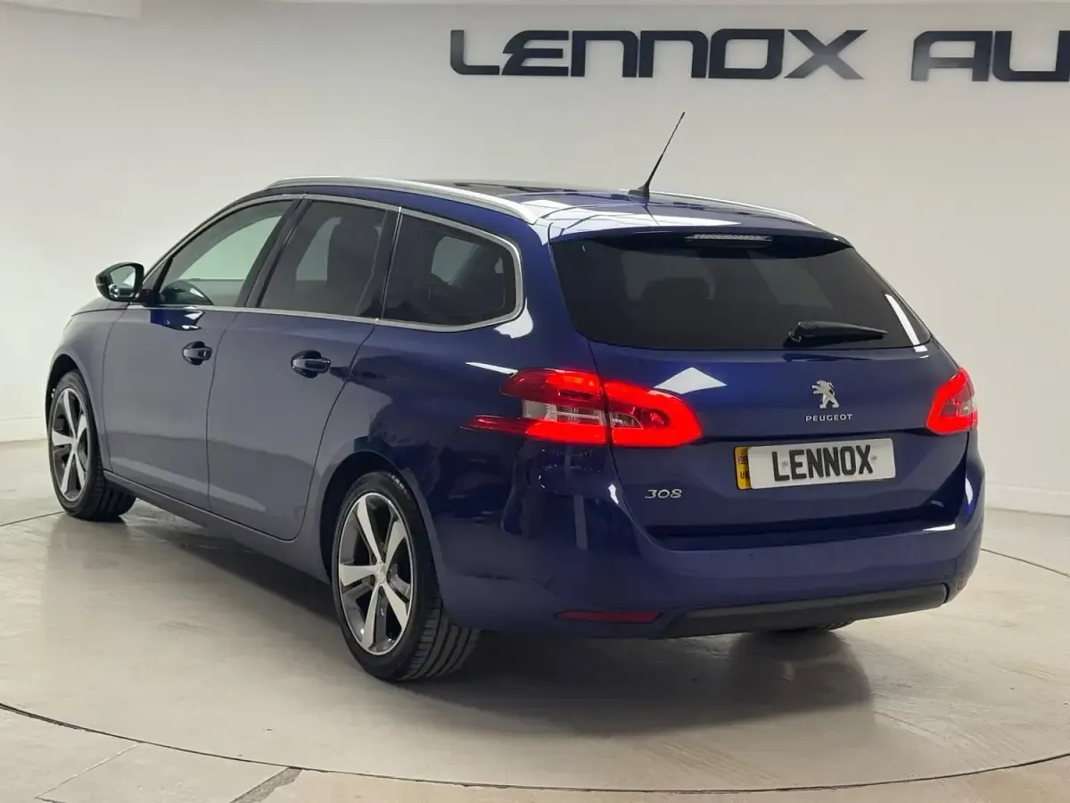 Used Peugeot 308 SW Allure 130 HP (95 kW) 2018 Blue Estate