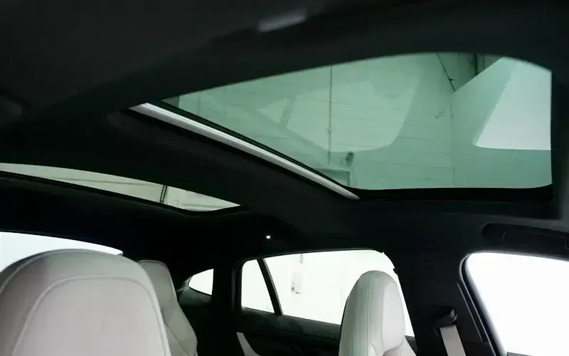 New Porsche Panamera 470 HP (345 kW) 2025 White Hatchback
