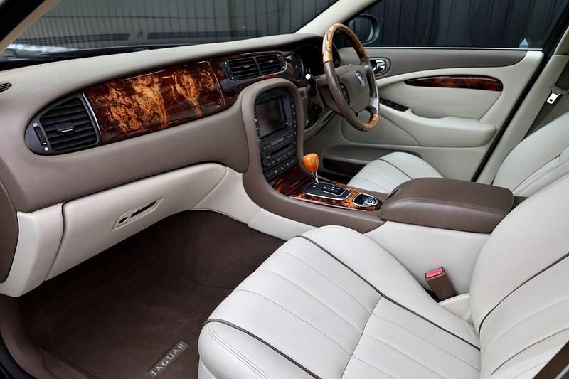 Used Jaguar S-Type SE 206 HP (151 kW) 2007 Black Sedan