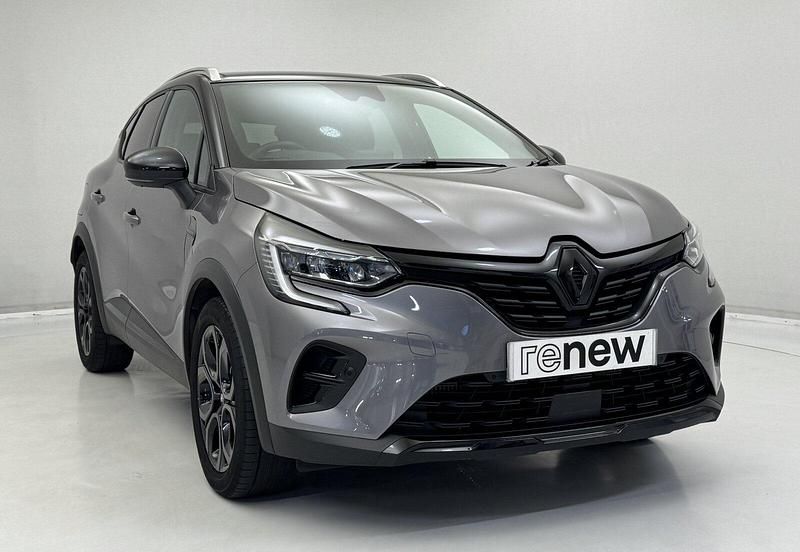 Metallic oyster grey Used 2023 Renault Captur SUV | £15,750 (Fair price) - Image 1/1
